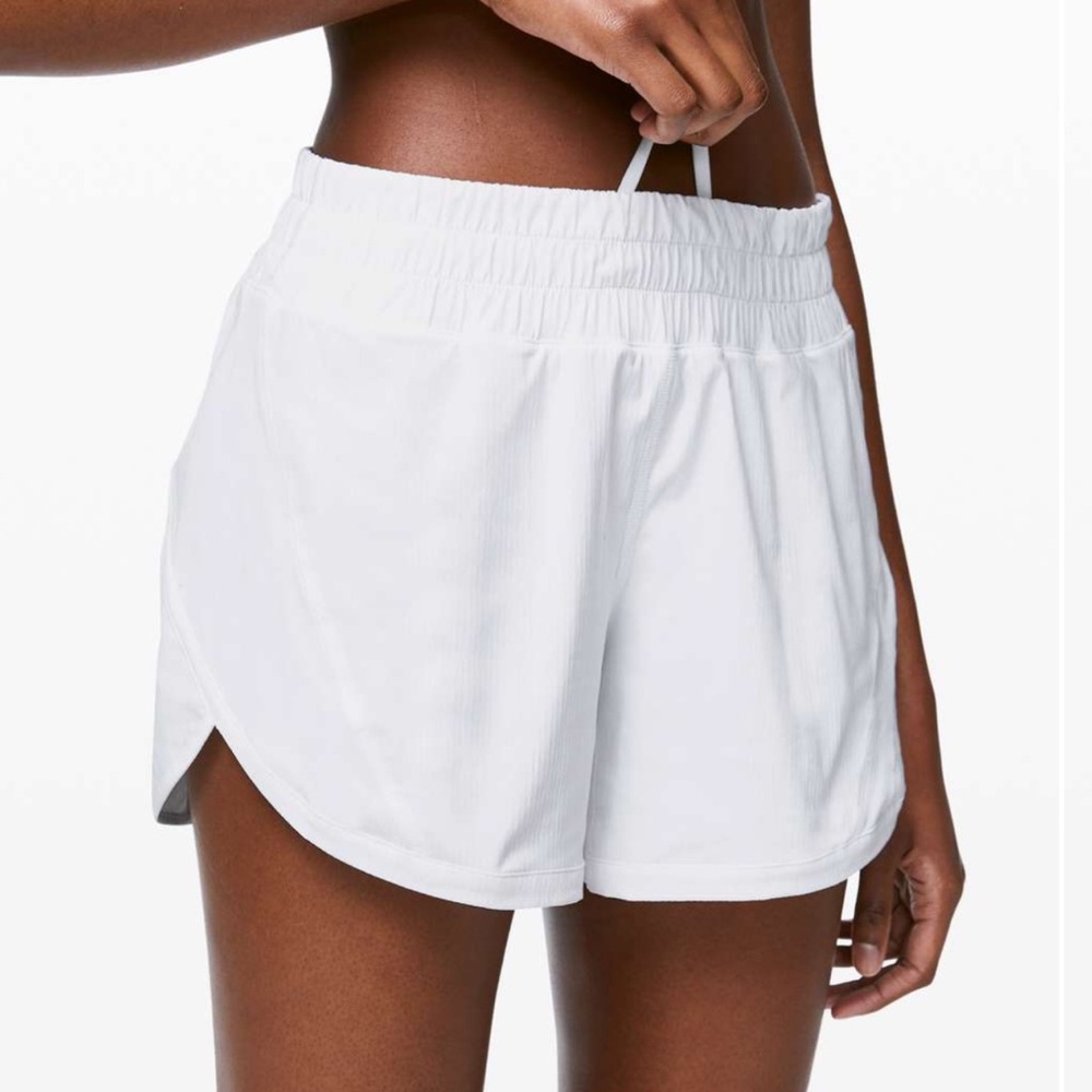 🍋 Lululemon Track That 5” Women’s White Shorts Size 8 Good Condition